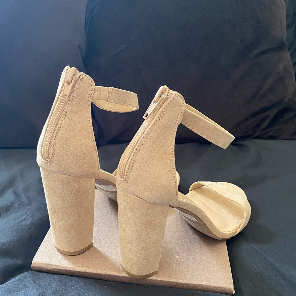 Open toe heels - Picture 4 of 4